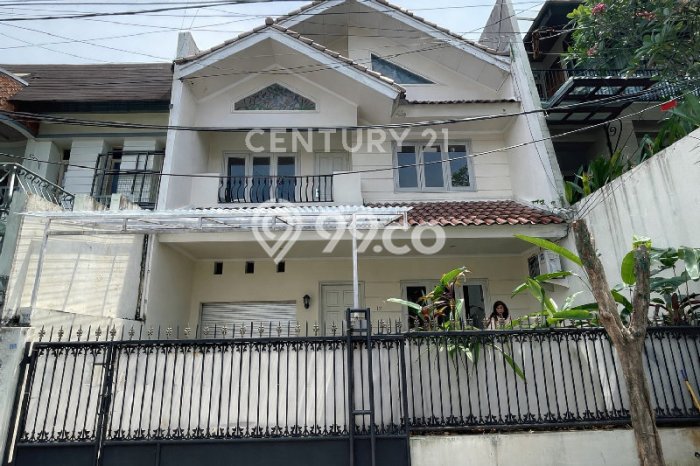 Rumah Disewakan Jakarta Selatan LT 160m2 LB 220m2 Kawasan Pondok Indah Rumah Disewakan Jakarta Selatan LT 160m2 LB 220m2 Kawasan Pondok Indah