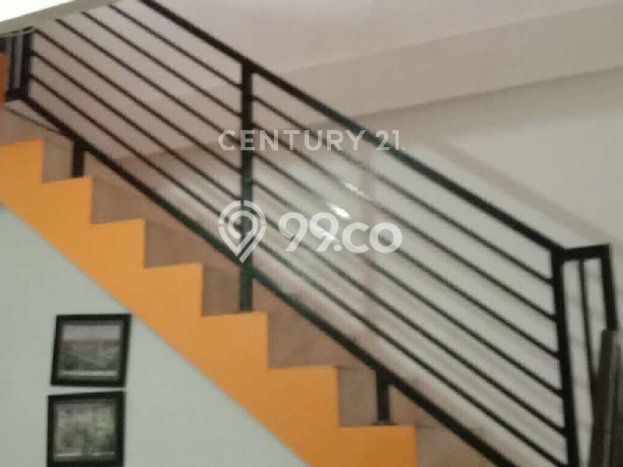 For Sale Rumah 5 Kamar Lokasi Strategis Nyaman dan Strategis di Cibinong For Sale Rumah 5 Kamar Lokasi Strategis Nyaman dan Strategis di Cibinong