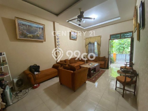 For Sale Rumah 5 Kamar Lokasi Strategis Nyaman dan Strategis di Cibinong For Sale Rumah 5 Kamar Lokasi Strategis Nyaman dan Strategis di Cibinong