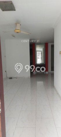 UNIT SPESIAL! Rumah di Kelapa Gading, 3 KT, Dekat Pusat Kota, LT 102m2m² LB 120m2m² UNIT SPESIAL! Rumah di Kelapa Gading, 3 KT, Dekat Pusat Kota, LT 102m2m² LB 120m2m²
