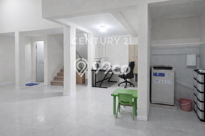 Jual Rumah Bagus Siap Huni LB 116m2 di Kelapa Gading, Jakarta Utara Jual Rumah Bagus Siap Huni LB 116m2 di Kelapa Gading, Jakarta Utara