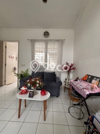 For Sale Hunian Rumah Terawat 2 KT di BSD City, Tangerang For Sale Hunian Rumah Terawat 2 KT di BSD City, Tangerang