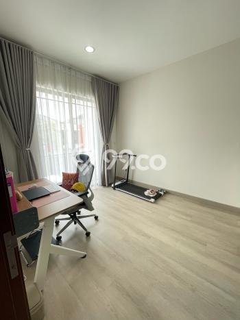 Jual Rumah Luas Megah Dengan View Cantik di Green Lake City, Jakarta Barat Jual Rumah Luas Megah Dengan View Cantik di Green Lake City, Jakarta Barat