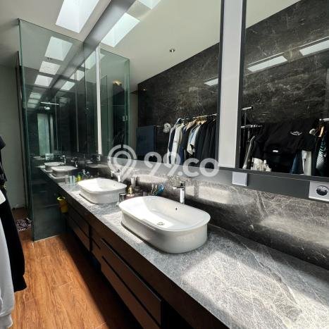 Hunian Mewah LB 233m2 Siap Pakai Desain Elegan di Alam Sutera, Tangerang Hunian Mewah LB 233m2 Siap Pakai Desain Elegan di Alam Sutera, Tangerang