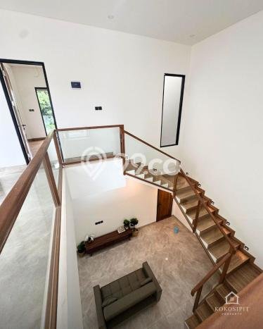 Hunian Mewah Dijual LT 180m2 di BSD, Tangerang Selatan Hunian Mewah Dijual LT 180m2 di BSD, Tangerang Selatan