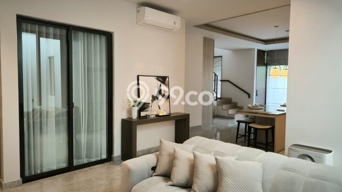 Rumah Akses Mudah area BSD, Tangerang, Luas 162m² LB 204m² Rumah Akses Mudah area BSD, Tangerang, Luas 162m² LB 204m²