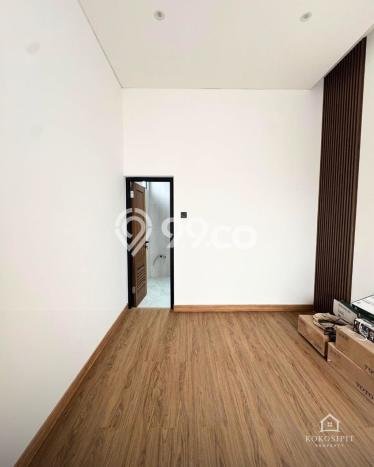Hunian Mewah Dijual LT 180m2 di BSD, Tangerang Selatan Hunian Mewah Dijual LT 180m2 di BSD, Tangerang Selatan
