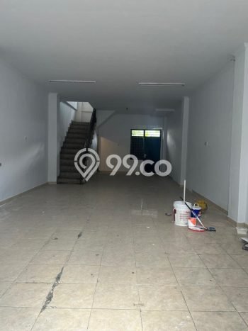 Disewakan Ruko di Gatot Subroto, Luas 350m², Kawasan Berkembang Disewakan Ruko di Gatot Subroto, Luas 350m², Kawasan Berkembang