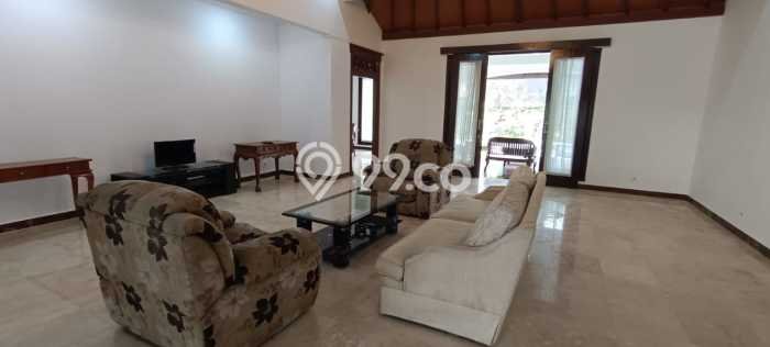 FOR SALE! Vila Kawasan , Area 1500m2m², Akses ke Pusat Kota FOR SALE! Vila Kawasan , Area 1500m2m², Akses ke Pusat Kota