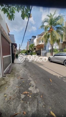 Rumah Elit Modern Tanpa Renovasi di Muara Karang Jakarta Utara Rumah Elit Modern Tanpa Renovasi di Muara Karang Jakarta Utara
