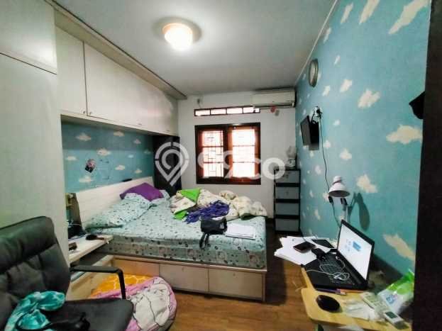 LOKASI PREMIUM! Rumah Berkembang area , LT 102m2m² LB 160m2m² LOKASI PREMIUM! Rumah Berkembang area , LT 102m2m² LB 160m2m²