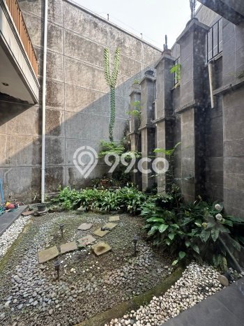 Hunian Elit LB 350m2 Siap Huni Desain Elegan di Surya Sumantri, Bandung Hunian Elit LB 350m2 Siap Huni Desain Elegan di Surya Sumantri, Bandung