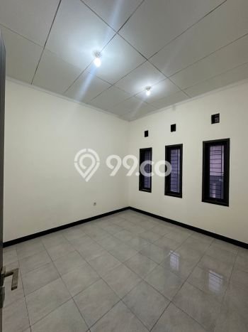 Dijual Hunian Rumah Terawat 3 KT di Taman Kopo Indah, Bandung Dijual Hunian Rumah Terawat 3 KT di Taman Kopo Indah, Bandung