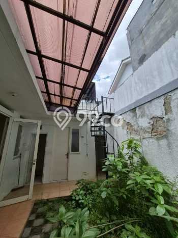 Jual Rumah Mewah Elegan Dengan View Eksklusif di Gading Serpong, Tangerang Jual Rumah Mewah Elegan Dengan View Eksklusif di Gading Serpong, Tangerang