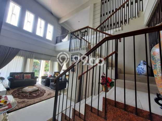 Jual Rumah Luas Elegan Dengan View Cantik di Cibubur, Bogor Jual Rumah Luas Elegan Dengan View Cantik di Cibubur, Bogor