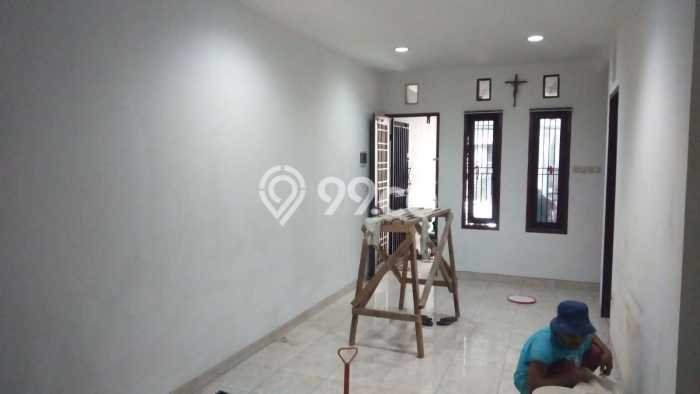 Rumah Modern 5 KT di Rawamangun Jakarta Timur Semi Furnished Rumah Modern 5 KT di Rawamangun Jakarta Timur Semi Furnished