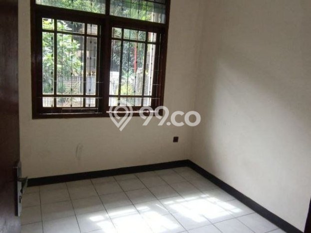 For Sale Rumah 6 Kamar Lokasi Strategis Nyaman dan Strategis di Antapani For Sale Rumah 6 Kamar Lokasi Strategis Nyaman dan Strategis di Antapani