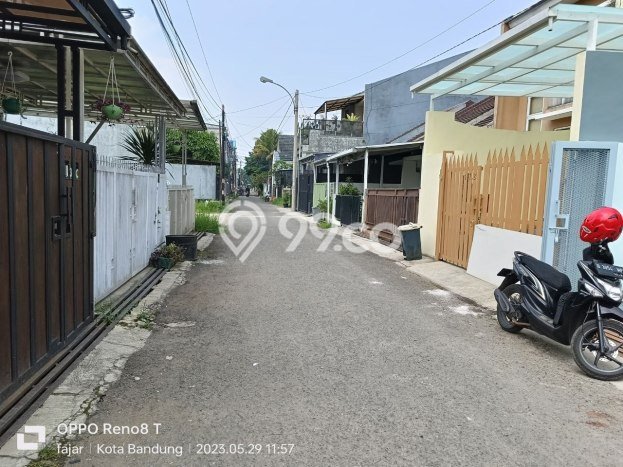 Rumah Modern Minimalis 4 Kamar Bisa Langsung Pindah di Arcamanik Rumah Modern Minimalis 4 Kamar Bisa Langsung Pindah di Arcamanik