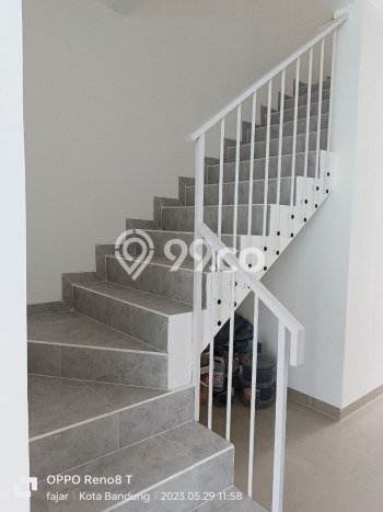 Rumah Modern Minimalis 4 Kamar Bisa Langsung Pindah di Arcamanik Rumah Modern Minimalis 4 Kamar Bisa Langsung Pindah di Arcamanik