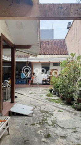 Rumah Elit Modern Tanpa Renovasi di Gatot Subroto Bandung Rumah Elit Modern Tanpa Renovasi di Gatot Subroto Bandung