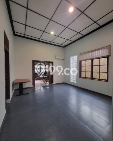 Hunian Elit LB 300m2 Siap Huni Desain Elegan di Gatot Subroto, Bandung Hunian Elit LB 300m2 Siap Huni Desain Elegan di Gatot Subroto, Bandung