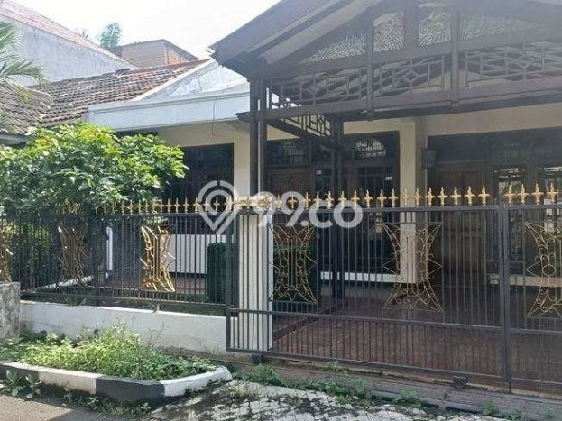 For Sale Rumah 6 Kamar Lokasi Strategis Nyaman dan Strategis di Antapani For Sale Rumah 6 Kamar Lokasi Strategis Nyaman dan Strategis di Antapani