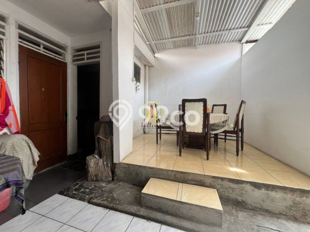 Rumah Modern 4 KT LT 220m2 di Turangga Rumah Modern 4 KT LT 220m2 di Turangga