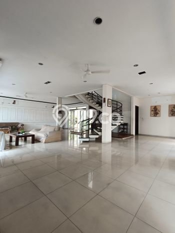 Ready to Use! Luxury House LT 832m2 Desain Modern di Kemang Ready to Use! Luxury House LT 832m2 Desain Modern di Kemang