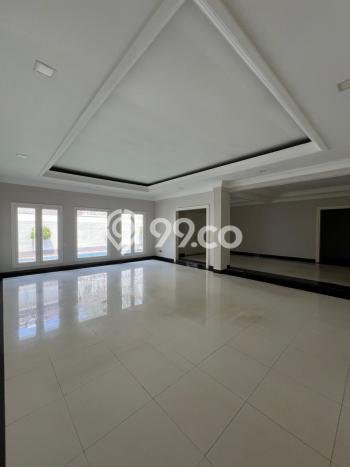 For Sale! Premium House LT 696m2 Desain Elegan di Kemang For Sale! Premium House LT 696m2 Desain Elegan di Kemang