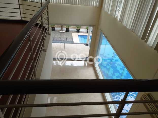 Hunian Modern dengan LT 589m2 & LB 460m2 Dikontrakkan di Pondok Indah Hunian Modern dengan LT 589m2 & LB 460m2 Dikontrakkan di Pondok Indah