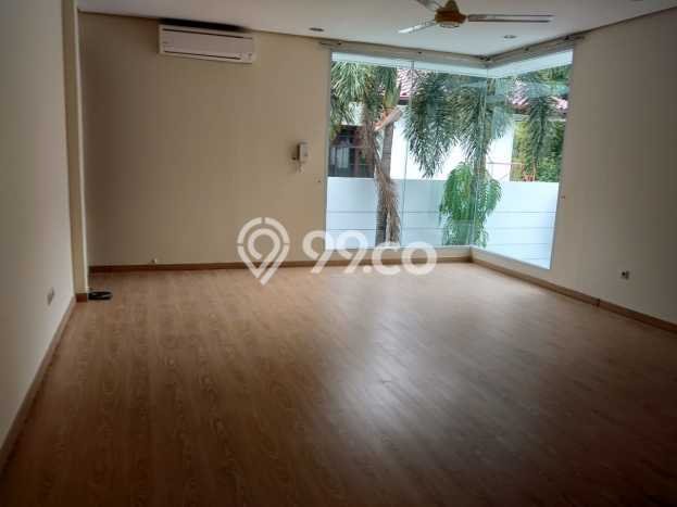 Hunian Modern dengan LT 589m2 & LB 460m2 Dikontrakkan di Pondok Indah Hunian Modern dengan LT 589m2 & LB 460m2 Dikontrakkan di Pondok Indah
