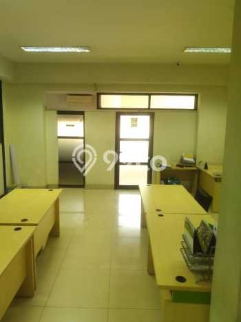 Disewakan Rumah Mewah LT 1029m2 / LB 760m2 di Kebayoran Baru, Jakarta Selatan Disewakan Rumah Mewah LT 1029m2 / LB 760m2 di Kebayoran Baru, Jakarta Selatan