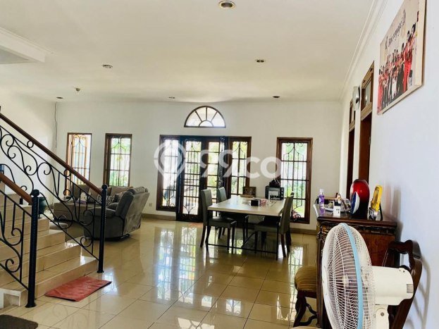 Jual Rumah Mewah Megah Dengan View Cantik di Cibubur, Bekasi Jual Rumah Mewah Megah Dengan View Cantik di Cibubur, Bekasi