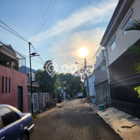 Rumah Modern 3 KT di Pondok Kelapa Jakarta Timur Semi Furnished Rumah Modern 3 KT di Pondok Kelapa Jakarta Timur Semi Furnished