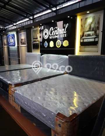 Ruko For Rent di Ciputat, Luas 2000m2m², Area Komersial, Jalan Strategis Ruko For Rent di Ciputat, Luas 2000m2m², Area Komersial, Jalan Strategis