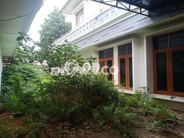 Hunian Mewah LB 798m2 Siap Pakai Desain Elegan di Cibubur, Jakarta Timur Hunian Mewah LB 798m2 Siap Pakai Desain Elegan di Cibubur, Jakarta Timur