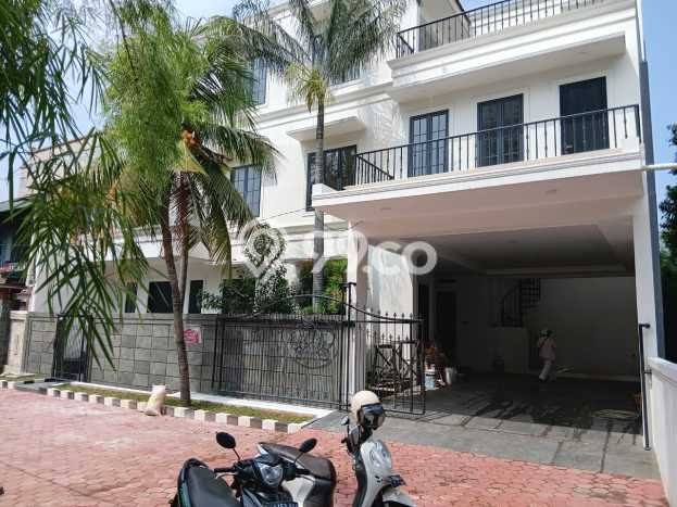 Rumah Mewah LB 420m2 Siap Pakai Desain Elegan di Galaxy, Bekasi Rumah Mewah LB 420m2 Siap Pakai Desain Elegan di Galaxy, Bekasi