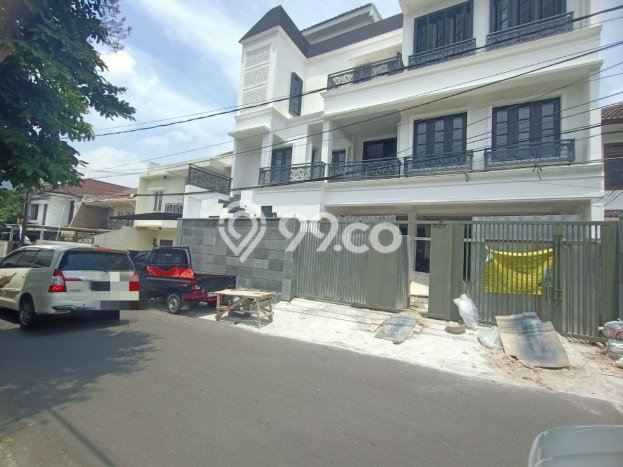 Rumah Elit LB 420m2 Siap Pakai Desain Elegan di Galaxy, Bekasi Rumah Elit LB 420m2 Siap Pakai Desain Elegan di Galaxy, Bekasi