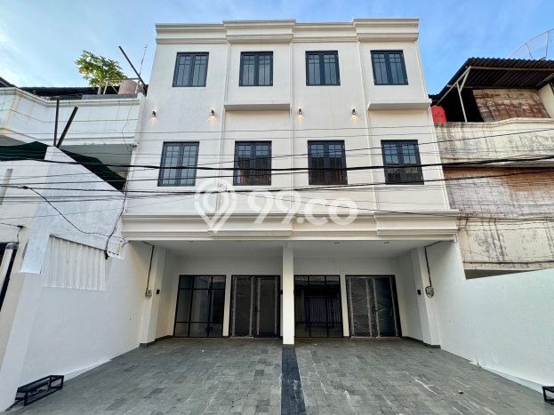 Ruko Dijual di Jakarta Barat LT 85m2 & LB 200m2 Lokasi Terbaik! Ruko Dijual di Jakarta Barat LT 85m2 & LB 200m2 Lokasi Terbaik!