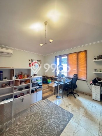 Siap Huni Hunian Elit 4 Kamar di Menteng Dekat ke Mana Saja Siap Huni Hunian Elit 4 Kamar di Menteng Dekat ke Mana Saja