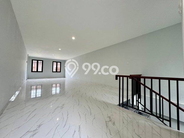 Ruko Dijual di Jakarta Barat LT 85m2 & LB 200m2 Lokasi Terbaik! Ruko Dijual di Jakarta Barat LT 85m2 & LB 200m2 Lokasi Terbaik!