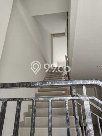 Unit Komersial Disewakan di Jakarta Utara Area Strategis Harga Kompetitif Unit Komersial Disewakan di Jakarta Utara Area Strategis Harga Kompetitif
