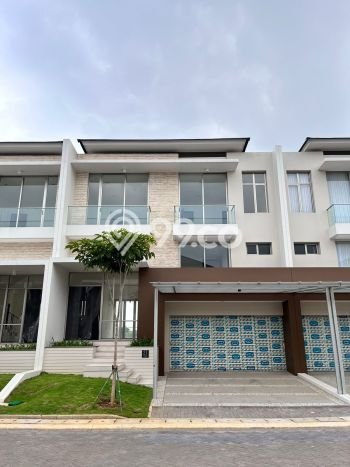 Disewakan! Rumah 4 Kamar Tidur &
4 Kamar Mandi di Pantai Indah Kapuk, Jakarta Utara Disewakan! Rumah 4 Kamar Tidur &
4 Kamar Mandi di Pantai Indah Kapuk, Jakarta Utara