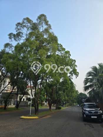 Jual Rumah Eksklusif 3 KT di Legenda Wisata, Jakarta Timur Jual Rumah Eksklusif 3 KT di Legenda Wisata, Jakarta Timur
