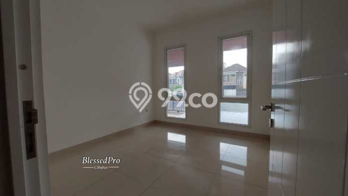Dijual Rumah Luas Elegan Dengan View Eksklusif di Kota Wisata, Bogor Dijual Rumah Luas Elegan Dengan View Eksklusif di Kota Wisata, Bogor
