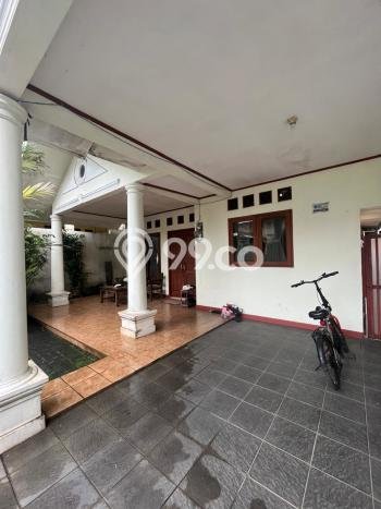 Rumah Elit Modern Siap Huni di Cirendeu Jakarta Selatan Rumah Elit Modern Siap Huni di Cirendeu Jakarta Selatan