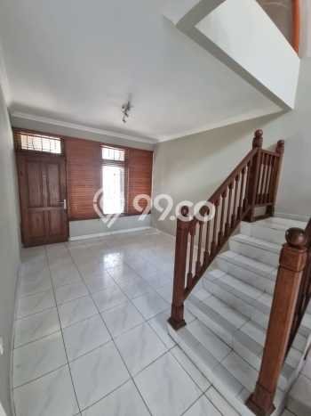 Rumah Elit LB 264m2 Siap Pakai Desain Elegan di Sektor 9-Bintaro, Tangerang Selatan Rumah Elit LB 264m2 Siap Pakai Desain Elegan di Sektor 9-Bintaro, Tangerang Selatan