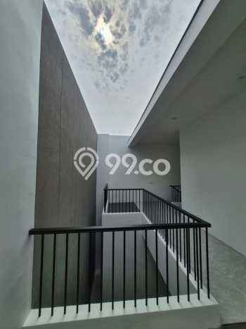 Siap Huni Rumah Mewah 4 Kamar di Rungkut Dekat ke Mana Saja Siap Huni Rumah Mewah 4 Kamar di Rungkut Dekat ke Mana Saja