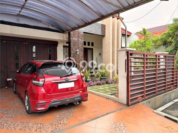 Siap Huni Rumah Mewah 4 Kamar di Gayungan Dekat ke Mana Saja Siap Huni Rumah Mewah 4 Kamar di Gayungan Dekat ke Mana Saja