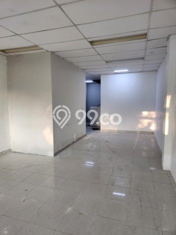 Unit Ruko Dijual di Surabaya LT 67m2 & LB 202m2 Unit Ruko Dijual di Surabaya LT 67m2 & LB 202m2